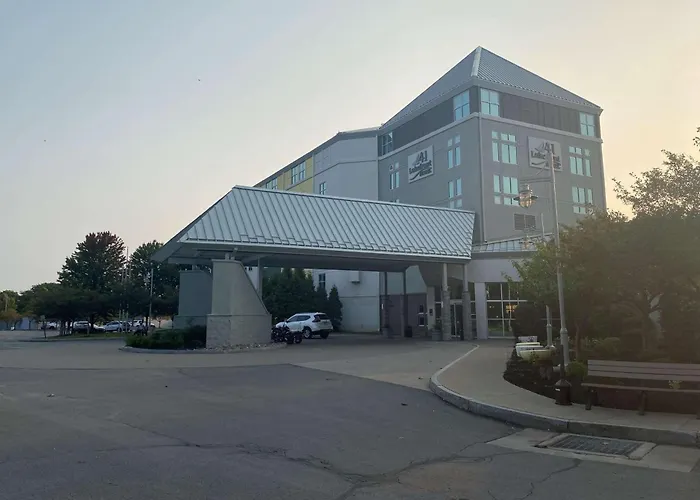 41 Lakefront Hotel, Trademark Collection By Wyndham